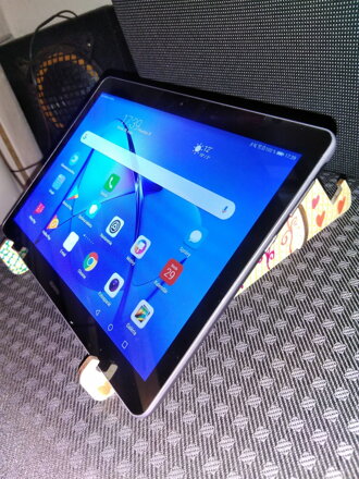 Stojan na tablet